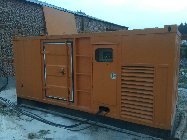 阆中发电机组长期使用中，电缆线的敷设路径有哪些要求？