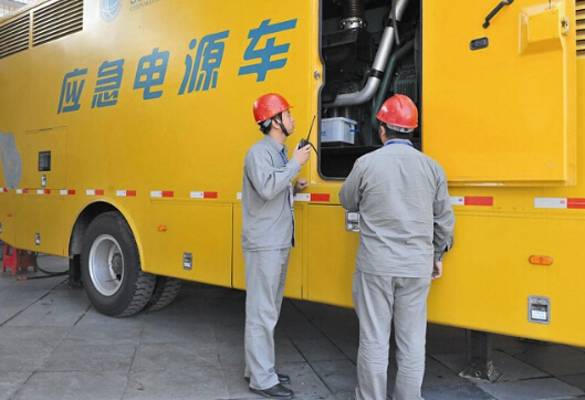 阆中如何清理被灰尘覆盖的机油散热器？