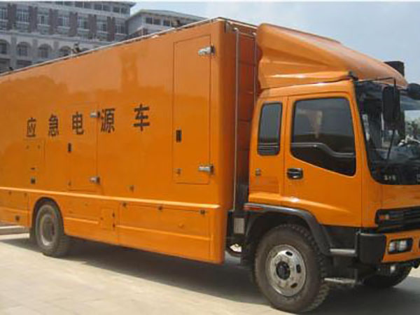 阆中冬季柴油发电机启动前，如何检查燃油系统中的积水？